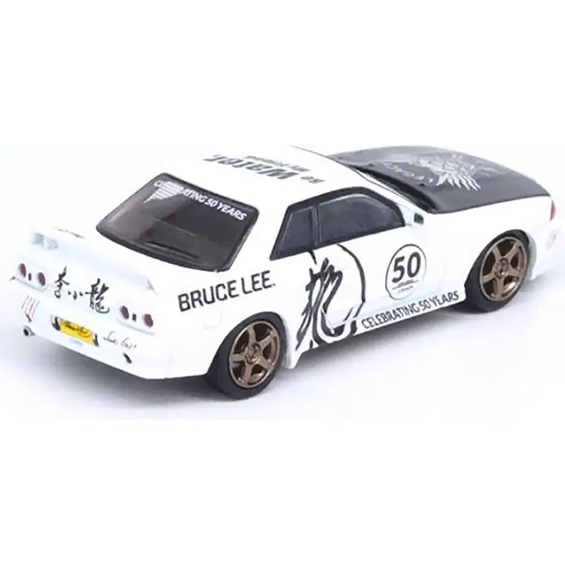 Nissan Skyline GT-R (R32) RHD (Right Hand Drive) White with Black Hood "Bruce Lee Legacy 50 Year Anniversary" 1/64 Diecast Model Car by Inno Models