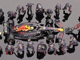 Oracle Red Bull RB18 #1 M.Verstappen 2022 Abu Dhabi GP F1 Pit Crew Set 1