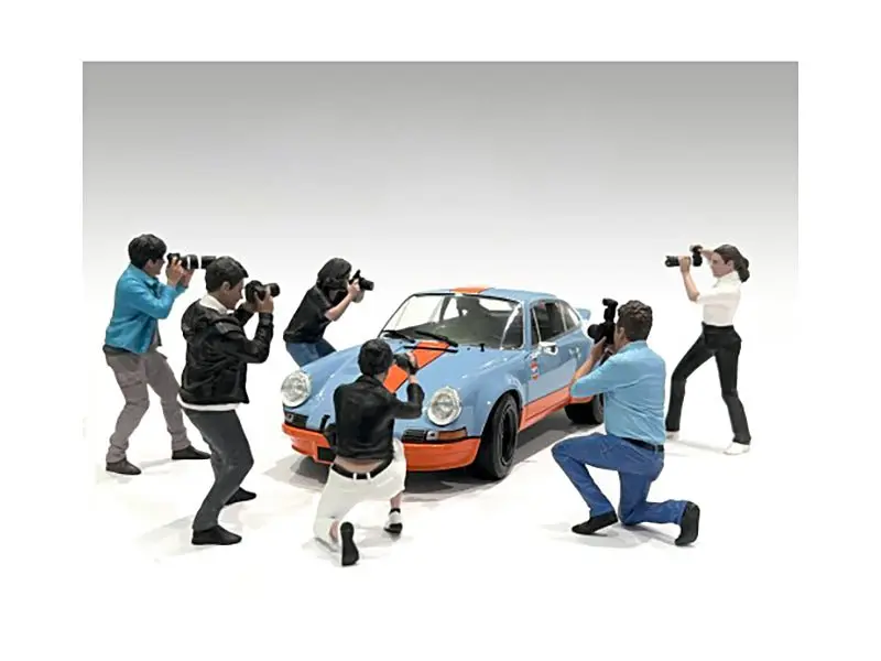 "Photographers" 6 piece Figure Set for 1/18 Scale Models by American Diorama