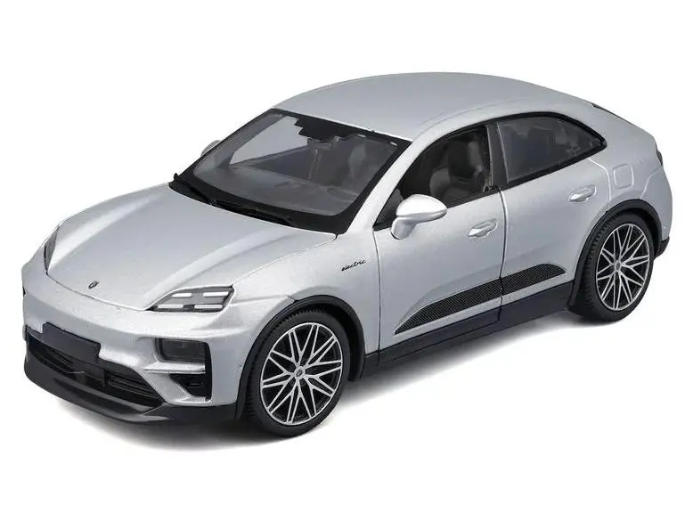 Porsche Macan Turbo 2024 silver 1