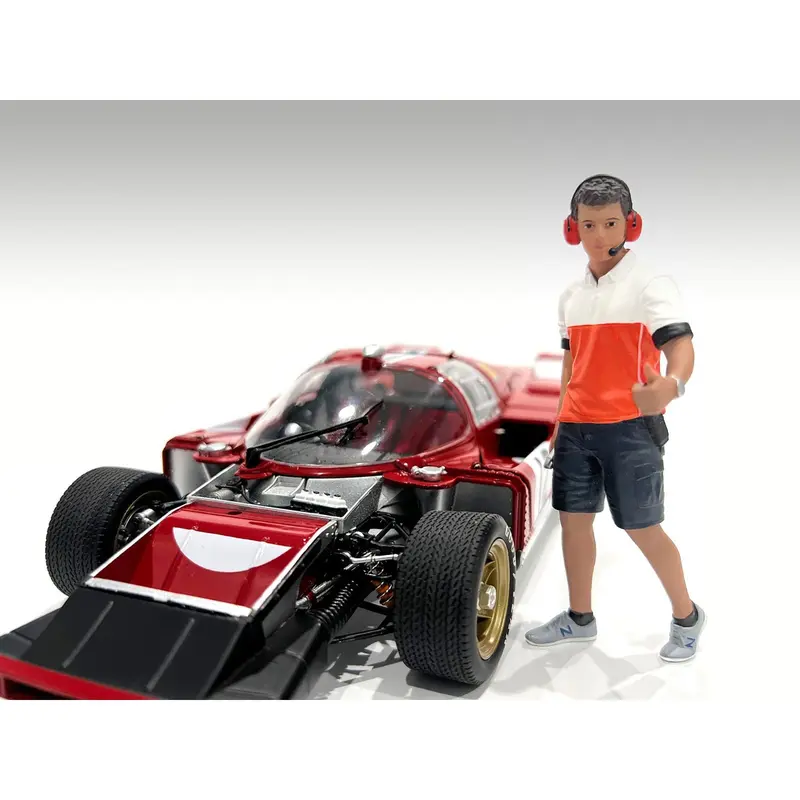 "Race Crew" Figure #2 for 1/18 scale models by American Diorama
