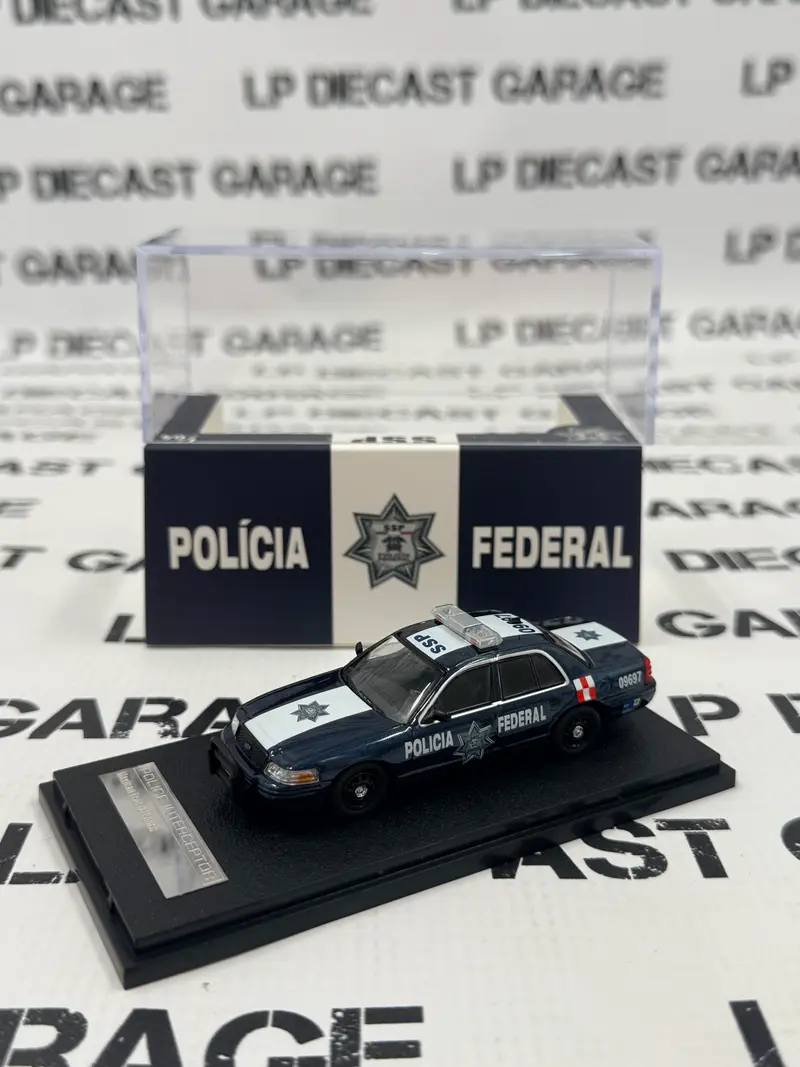 ROLLIN Ford Crown Victoria Mexico Police Policia Federal 1