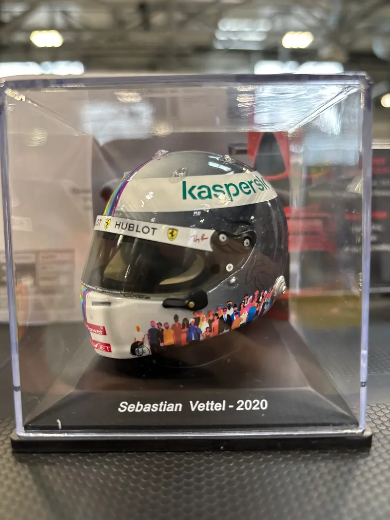 Sebastian Vettel - 2020 - Turkish GP - Helmet 1