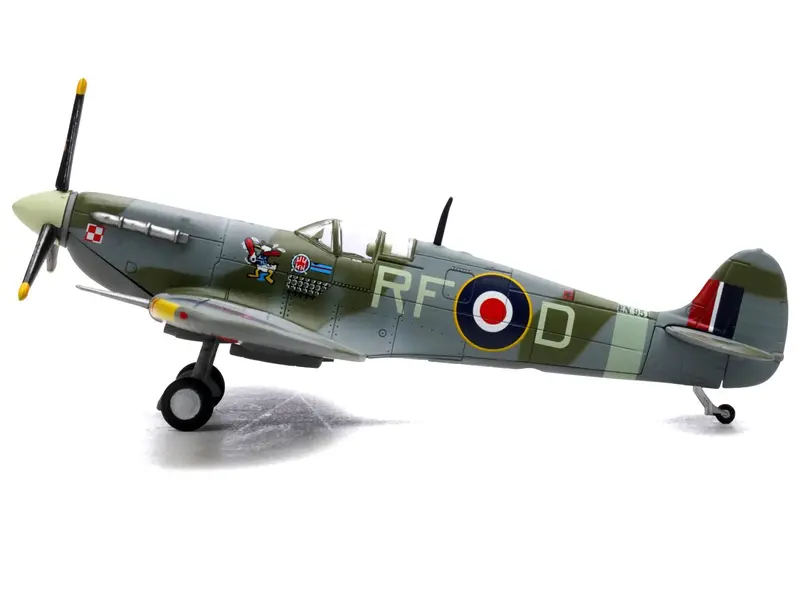 Supermarine Spitfire Mk Vb Fighter Aircraft "EN951 Ace Jan Zumbach No. 303 Polish Kosciuszko Squadron" (1943) Royal Air Force 1/72 Diecast Model by Legion