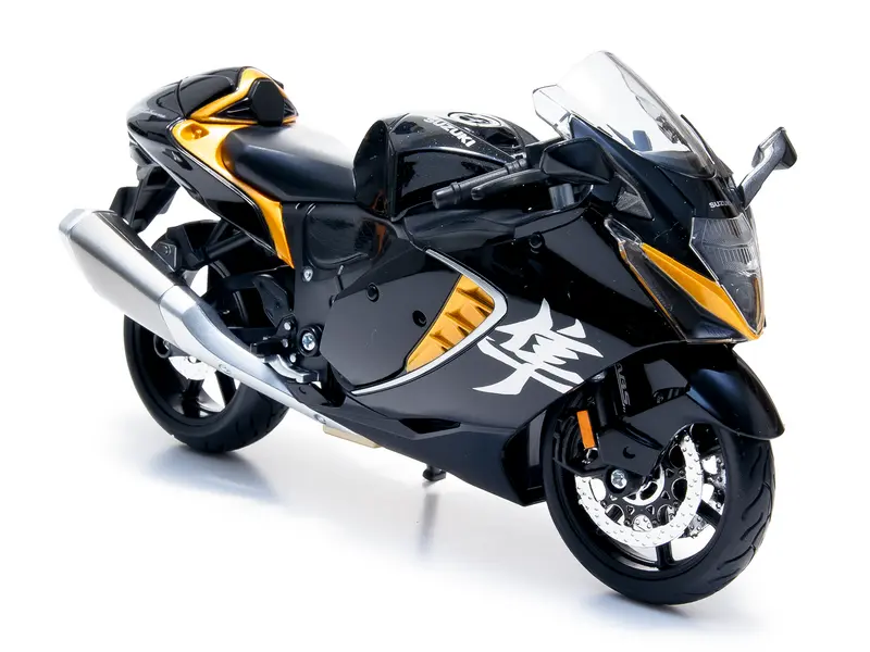 Suzuki Hayabusa 2022 black/orange 1
