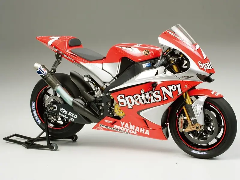Tamiya Yamaha Yzr-M1'04 No.7/No.33