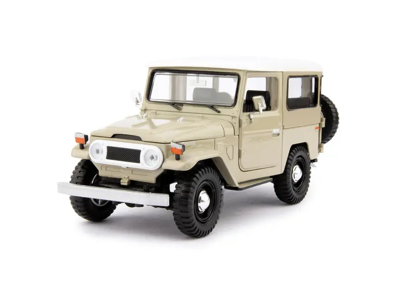 Toyota Land Cruiser FJ40 beige 1