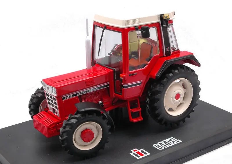 TRATTORE INTERNATIONAL HARVESTER IH 844 XL 1