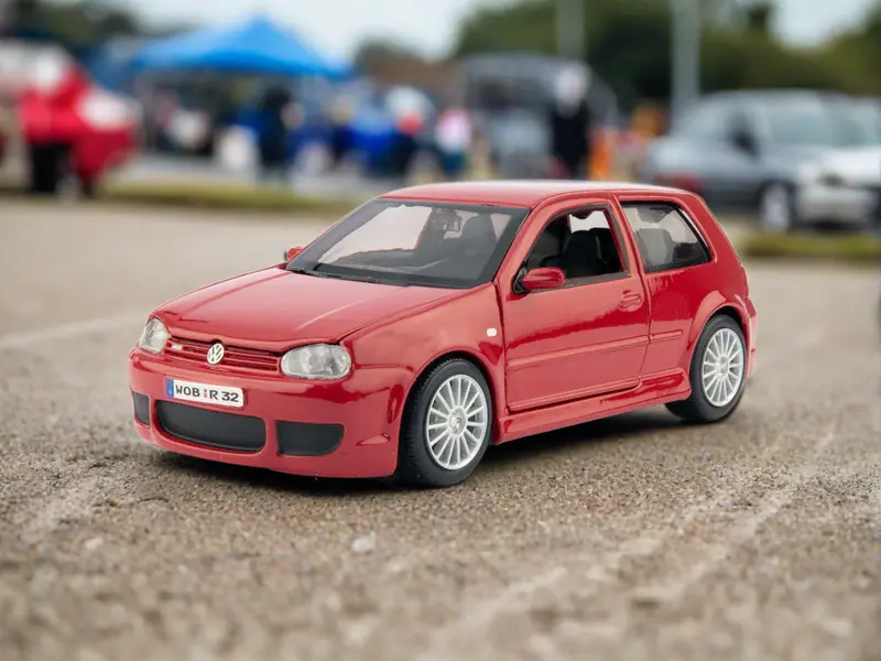 Volkswagen Golf Mk4 R32 red 1