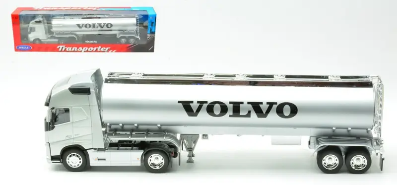 VOLVO FH 4x2 TRACTOR SILVER W/SILVER OIL TANKER 1