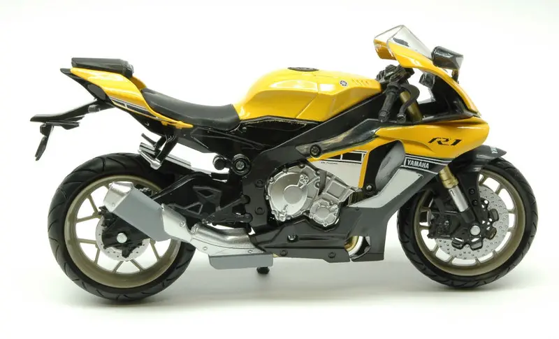 YAMAHA YZF-R1 2016 YELLOW 1